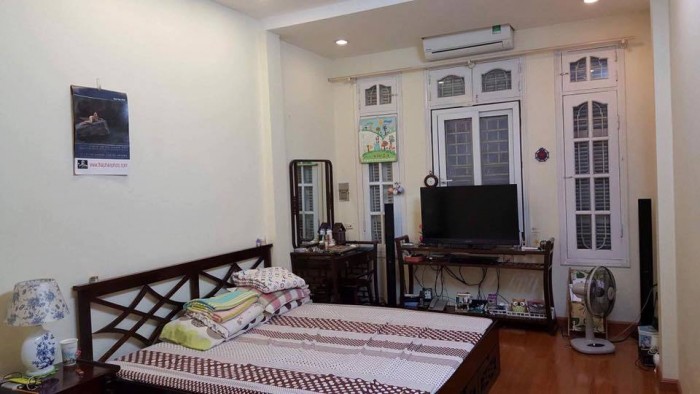 Nhà PL TT Học Viện Nguyễn Ái Quốc - Hoàng Cầu 45m2 4 tầng