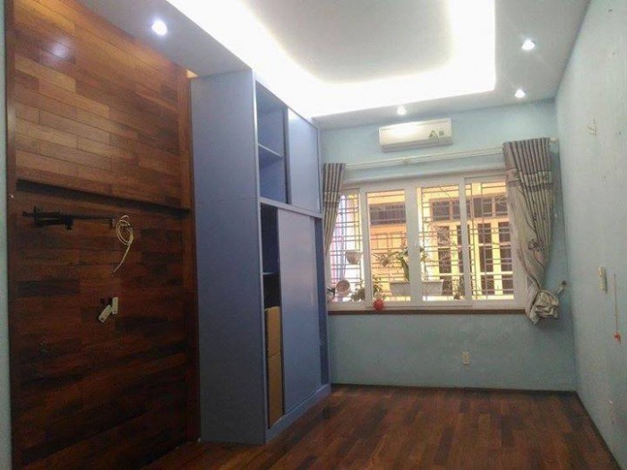 Bán nhà phố Trương Định, Hai Bà Trưng, 30m2, gần trung tâm