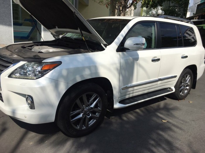 Nhà bán Lexus LX570 2012 at đk 2013 màu trắng ngọc trinh