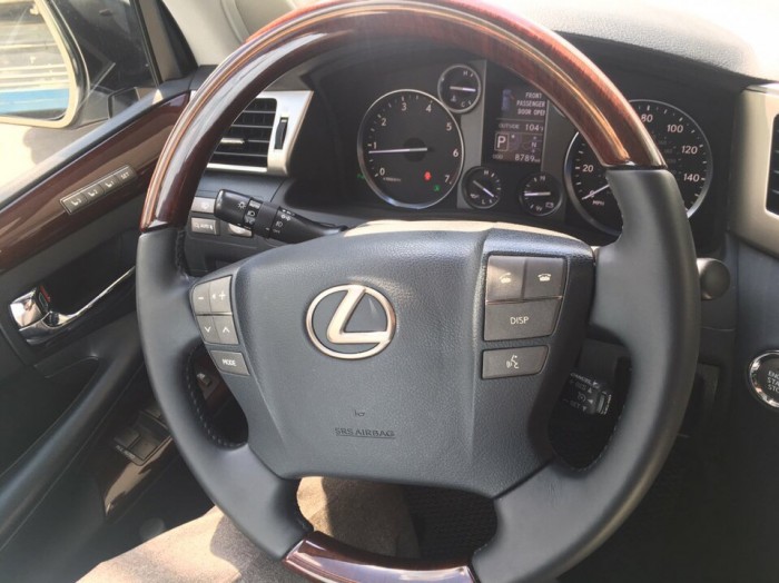 Nhà bán Lexus LX570 2012 at đk 2013 màu trắng ngọc trinh