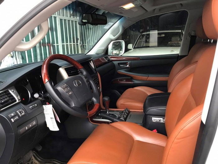 Nhà bán Lexus LX570 2012 at đk 2013 màu trắng ngọc trinh