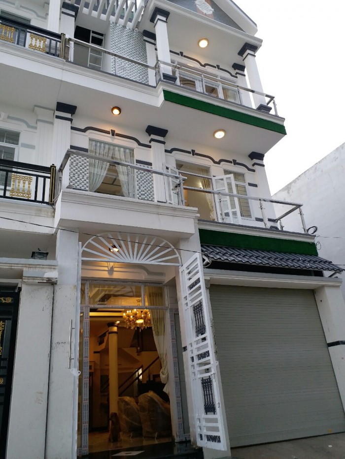Cần bán biệt thự phố đẹp lộng lẫy, hẻm 6m Huỳnh Tấn Phát, thị trấn Nhà Bè.