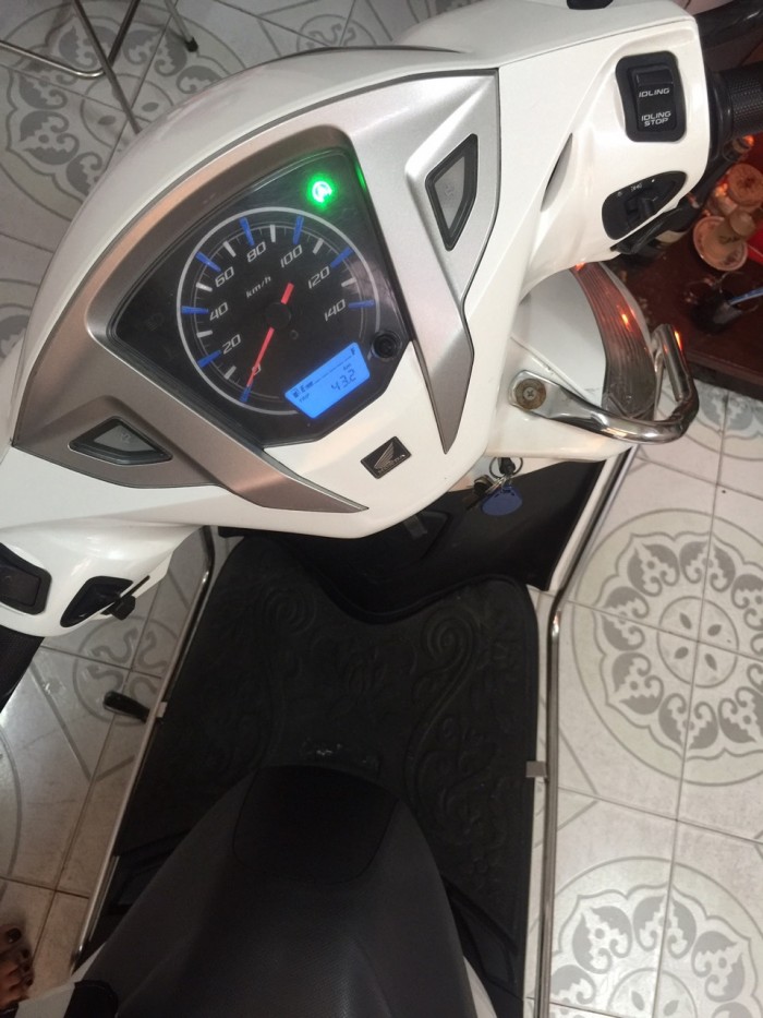 Bán Honda Lead 125 Fi - Màu trắng - Đăng ký 2014