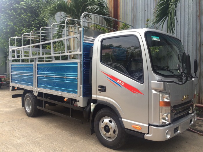JAC 4950LD-4.95 tấn, cabin vuông, nội thất sang trọng