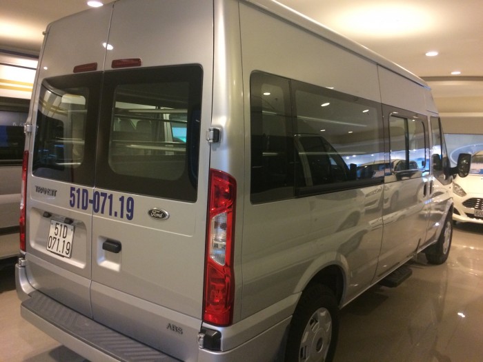 Ford Transit Van 6 Chổ