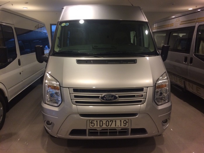 Ford Transit Van 6 Chổ