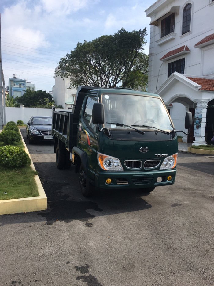 Xe ben 2,4 tấn chạy thành phố
