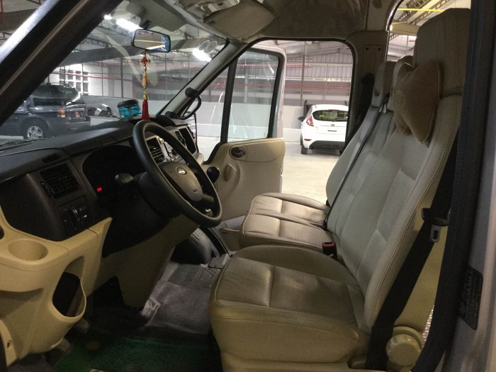 Bán Ford Transit Luxury 2017