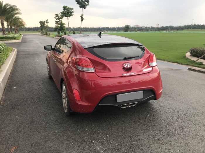 Cần bán xe Hyundai Veloster 2012 tự động màu đỏ nhập khẩu