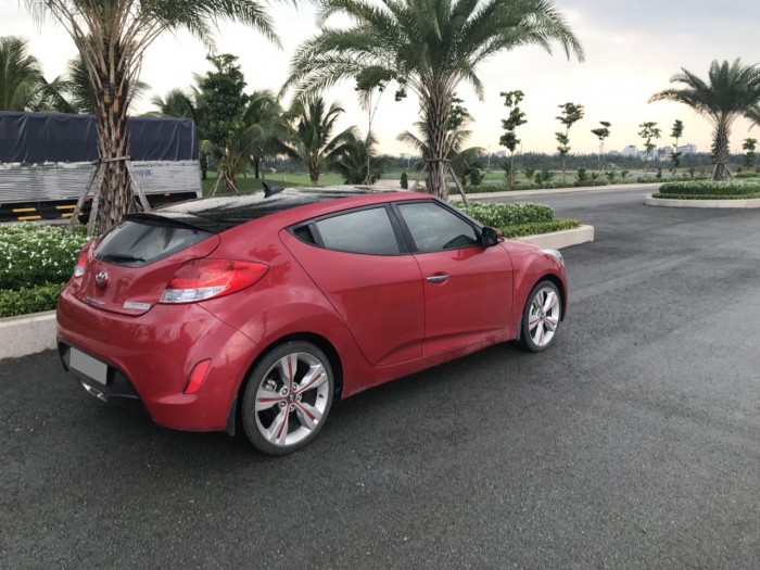 Cần bán xe Hyundai Veloster 2012 tự động màu đỏ nhập khẩu