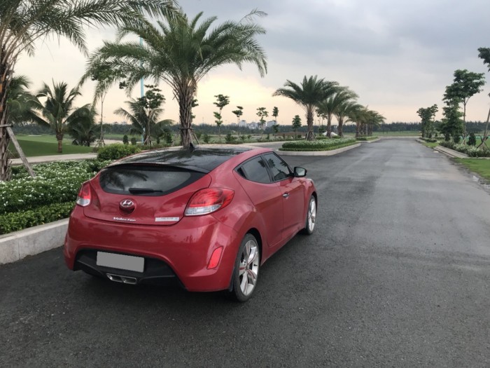 Cần bán xe Hyundai Veloster 2012 tự động màu đỏ nhập khẩu