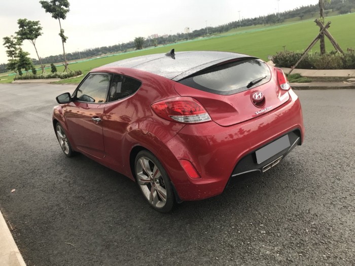 Cần bán xe Hyundai Veloster 2012 tự động màu đỏ nhập khẩu