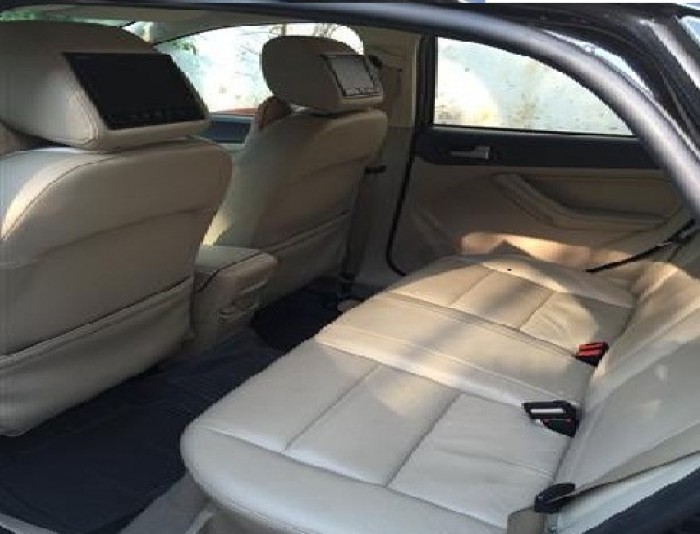 Cần bán xe Ford Focus 2.0 sx 2011 màu đen full opption
