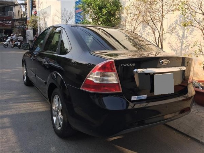 Cần bán xe Ford Focus 2.0 sx 2011 màu đen full opption