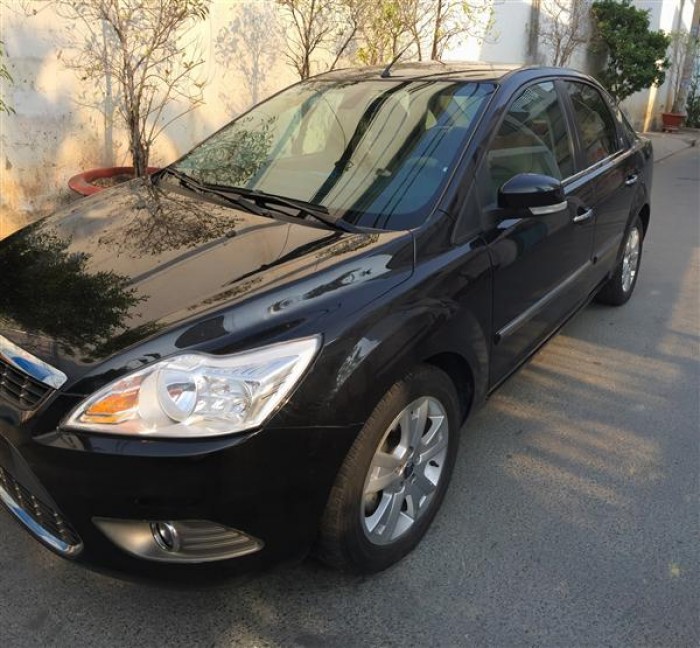 Cần bán xe Ford Focus 2.0 sx 2011 màu đen full opption