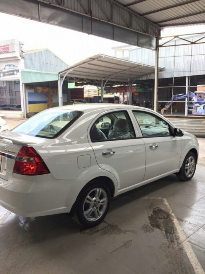 Bán chevrolet aveo ltz 2017 màu trắng bstp quá mới