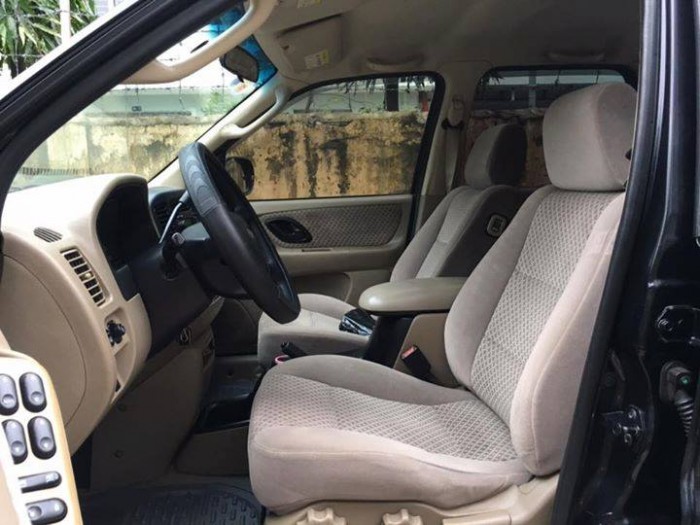 Bán Ford Escape 2004 at màu đen