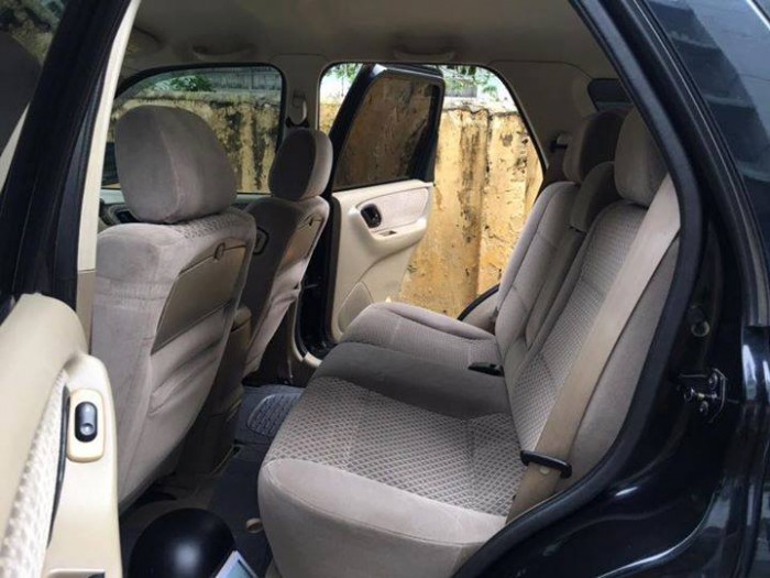 Bán Ford Escape 2004 at màu đen