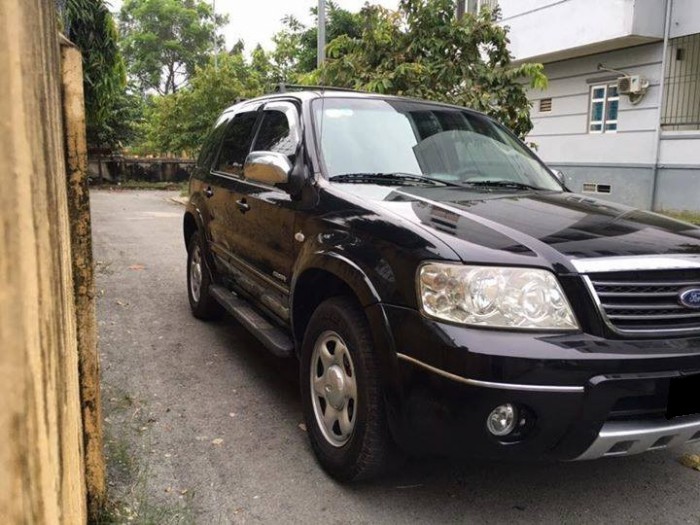 Bán Ford Escape 2004 at màu đen