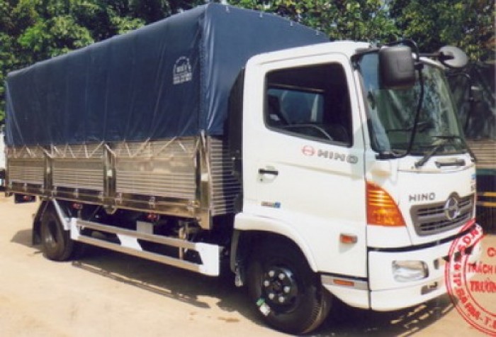 Hino Fc – 6.4 Tấn Thùng Mui Bạt 5M7 Tặng Quà Tặng