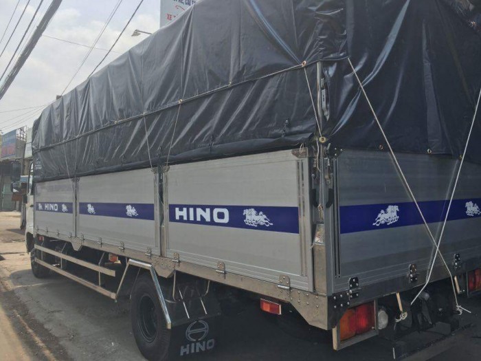 Hino Fc – 6.4 Tấn Thùng Mui Bạt 5M7 Tặng Quà Tặng