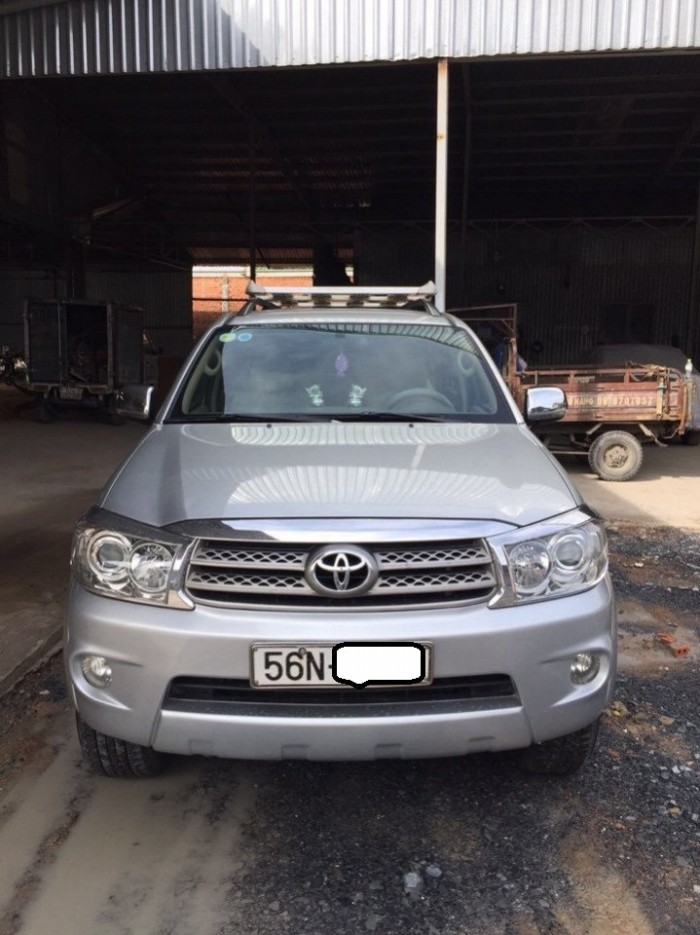 Bán Toyota fortuner 2.5MT 2009 màu bạc bstp xe đẹp