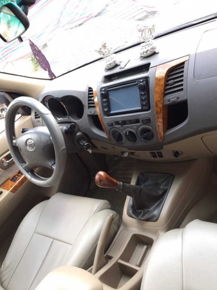 Bán Toyota fortuner 2.5MT 2009 màu bạc bstp xe đẹp