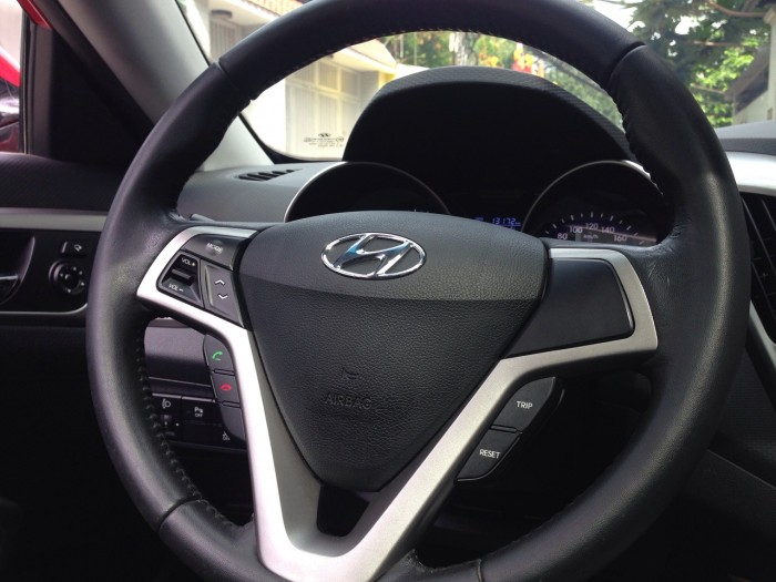 Cần bán xe Hyundai Veloster 2012 tự động màu đỏ nhập khẩu Hàn Quốc