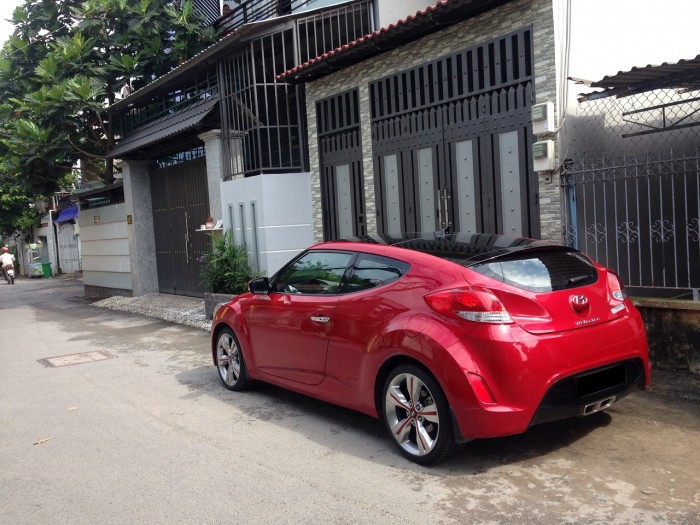 Cần bán xe Hyundai Veloster 2012 tự động màu đỏ nhập khẩu Hàn Quốc