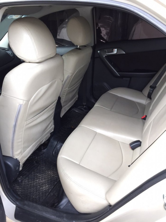 Bán Kia Forte 1.6MT 2011 màu bạc bstp xe đẹp giá rẻ