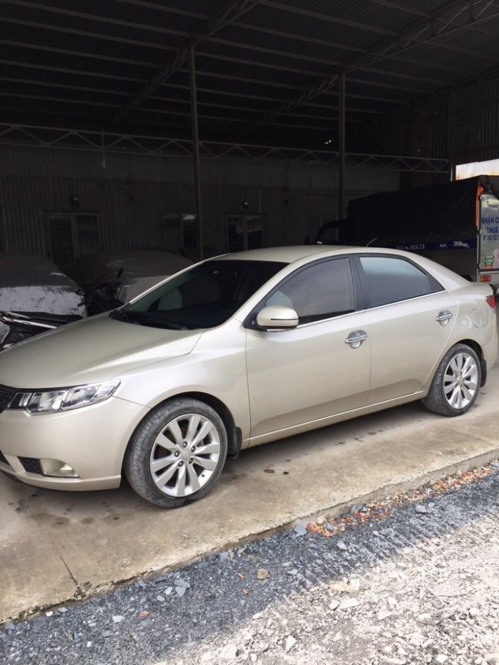 Bán Kia Forte 1.6MT 2011 màu bạc bstp xe đẹp giá rẻ