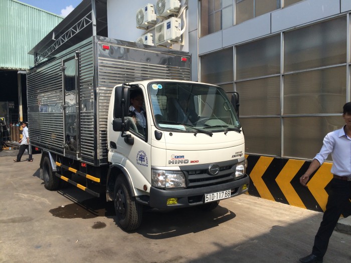 Bán xe tải Hino 4.7 tấn WU342  JD3. KHuyến mãi 100% lệ Phí trước bạ