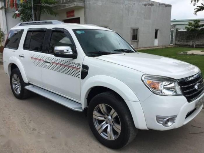 Cần bán nhanh Ford Everest 2012 màu trắng tự động chạy dầu êm ru
