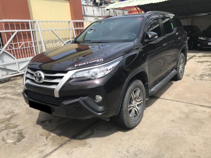 Nhà bán Toyota Fortuner 2017 màu đen số sàn nhập khẩu nguyên chiếc