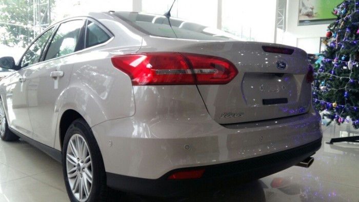 Bán Ford Focus (xe mới, đời 2017) .Khuyến mãi 37 Triệu. Xe đủ màu, Giao xe ngay.