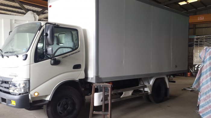 Xe Hino WU342L JD3 - 4.7 tấn nhập khẩu - Đóng thùng theo yêu cầu