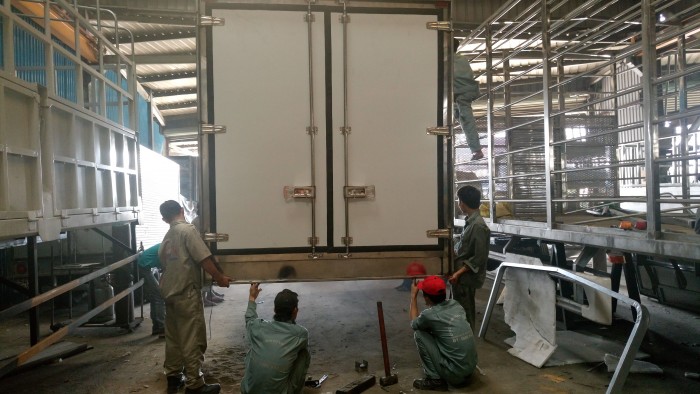Xe Hino WU342L JD3 - 4.7 tấn nhập khẩu - Đóng thùng theo yêu cầu