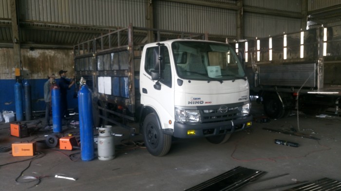 Xe Hino WU342L JD3 - 4.7 tấn nhập khẩu - Đóng thùng theo yêu cầu
