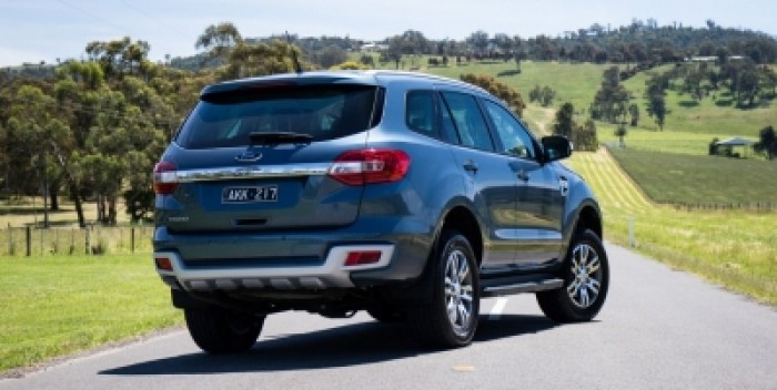 Ford Everest AMBIENTE mới nhất, tặng phụ kiện, phim cách nhiệt chỉ có tại Ford Tây Ninh