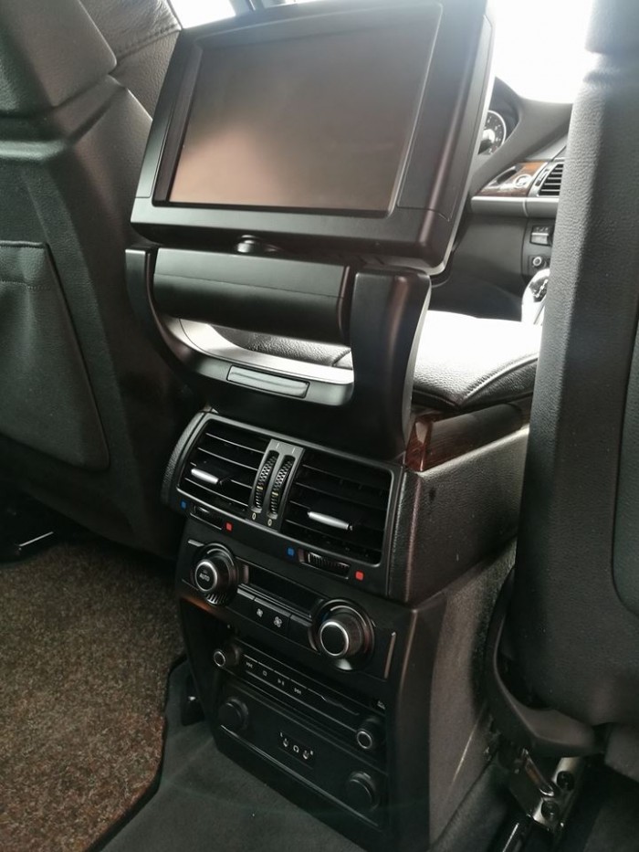 BMW X5 4.8
