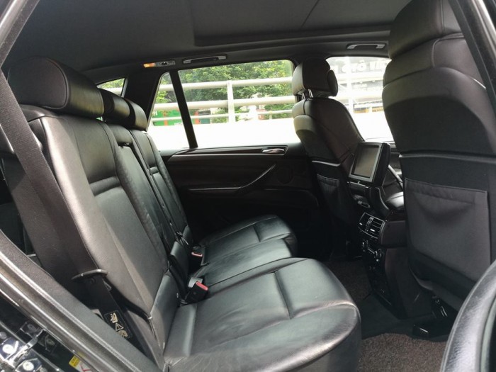 BMW X5 4.8