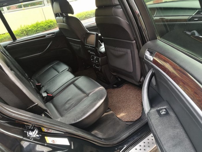 BMW X5 4.8