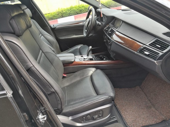 BMW X5 4.8