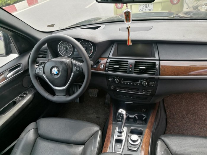 BMW X5 4.8
