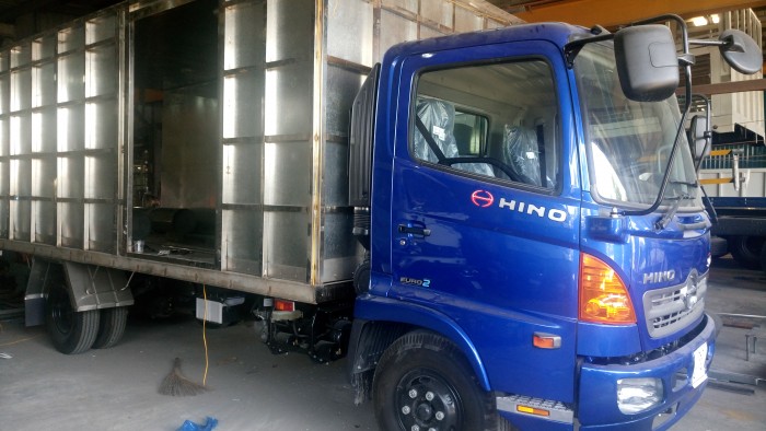 Xe Hino FC9JJSW - 6.4 Tấn Nhập Khẩu - Giá hấp Dẫn