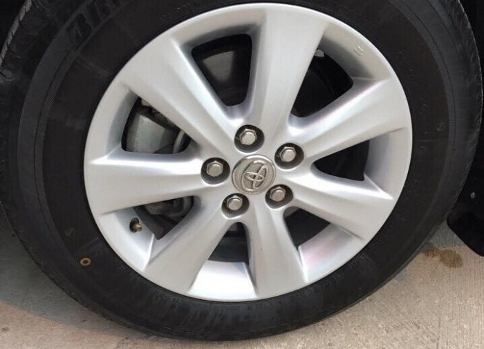 Cần bán Toyota Altis 2013 màu đồng số sàn đẹp
