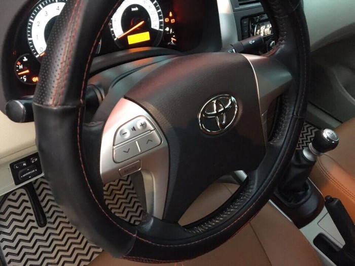 Cần bán Toyota Altis 2013 màu đồng số sàn đẹp