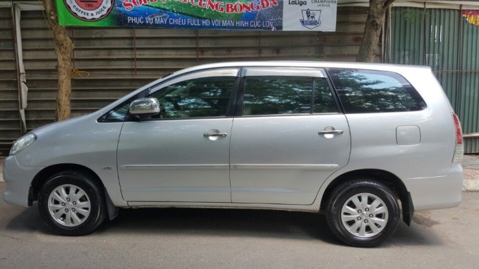 Bán em Innova 2008 V tự động màu bạc đẹp không lỗi lầm