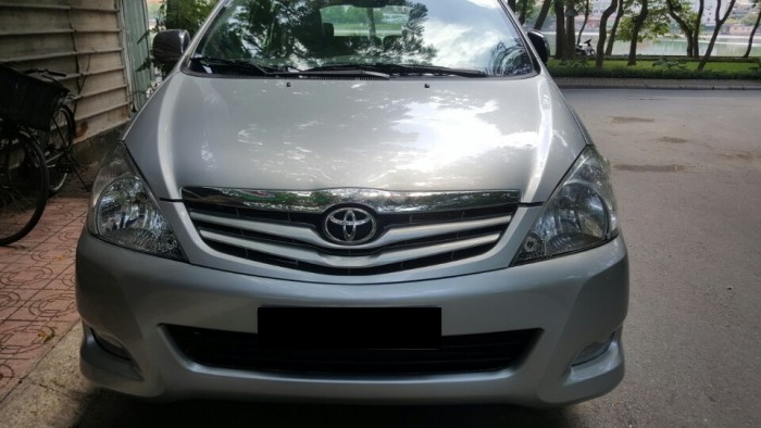 Bán em Innova 2008 V tự động màu bạc đẹp không lỗi lầm
