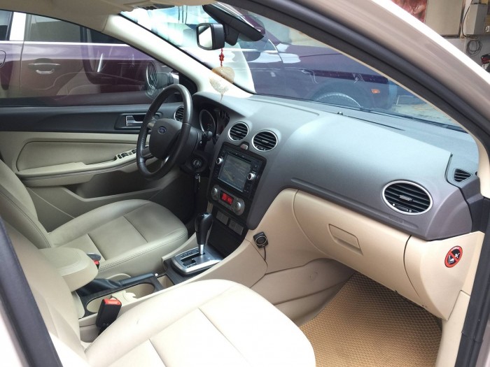Có xe Ford Focus 2012 tự động màu xám đẹp
